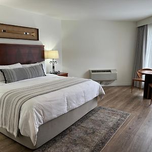 King Room Garden View